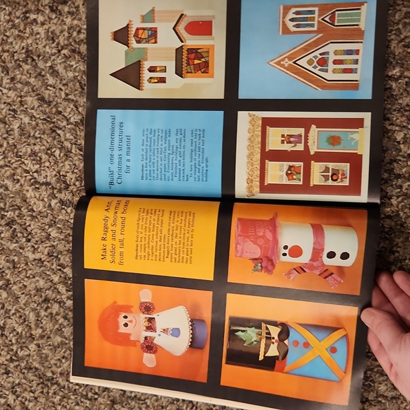 Vintage 1970 Woman's Day Magazines - Picture 4 of 14